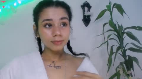 Snapshot of meliss1 chatting on 09.18.25 melissa online show from 09.18.25