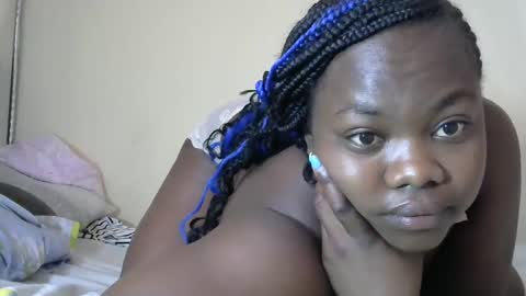 Snapshot of mellcy chatting on 12.11.24 mell online show from 12.11.24