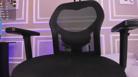 Snapshot of meloddysky chatting on 12.18.24 Meloddy online show from 12.18.24