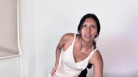 Snapshot of melody24_ chatting on 01.22.25 melody24_ online show from 01.22.25