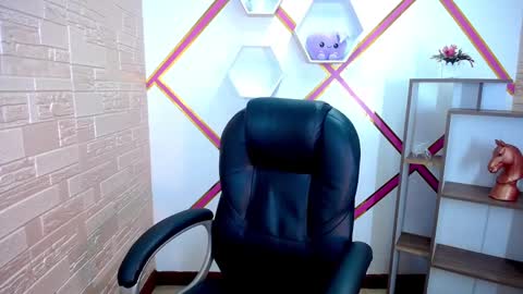 Snapshot of melody_stan chatting on 02.27.25 I AM MELODY online show from 02.27.25