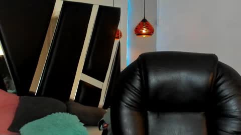 Snapshot of melody_suarez chatting on 12.03.24 MELODY online show from 12.03.24