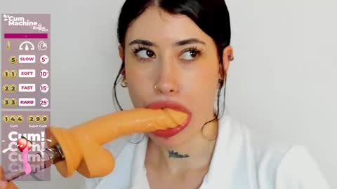 Snapshot of melody_suarez chatting on 12.07.24 MELODY online show from 12.07.24