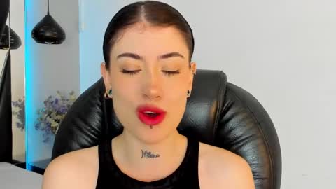 Snapshot of melody_suarez chatting on 12.11.24 MELODY online show from 12.11.24