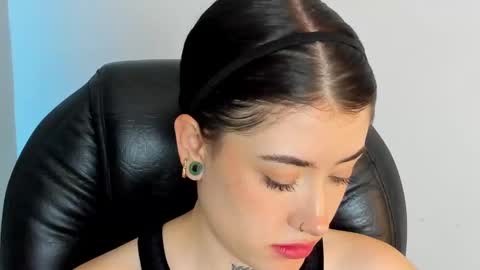 Snapshot of melody_suarez chatting on 12.11.24 MELODY online show from 12.11.24