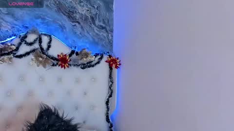 Snapshot of melody_suarez chatting on 12.18.24 MELODY online show from 12.18.24