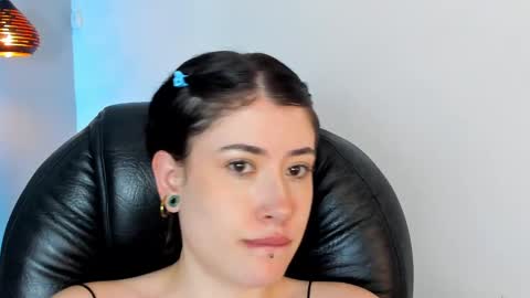 Snapshot of melody_suarez chatting on 12.20.24 MELODY online show from 12.20.24