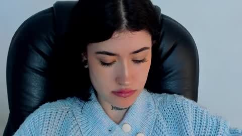 Snapshot of melody_suarez chatting on 12.31.24 MELODY online show from 12.31.24