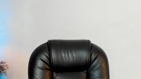 Snapshot of melody_suarez chatting on 01.02.25 MELODY online show from 01.02.25