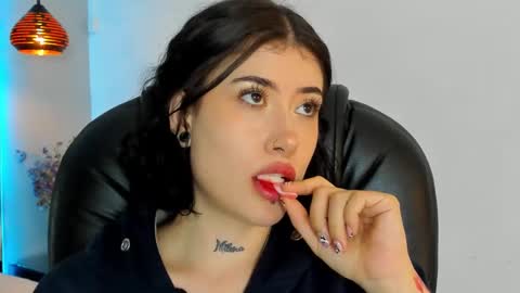 Snapshot of melody_suarez chatting on 01.03.25 MELODY online show from 01.03.25