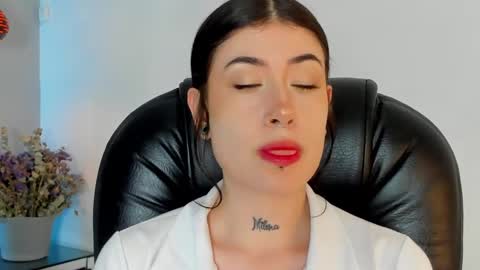 Snapshot of melody_suarez chatting on 01.07.25 MELODY online show from 01.07.25