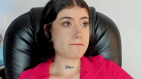 Snapshot of melody_suarez chatting on 01.09.25 MELODY online show from 01.09.25