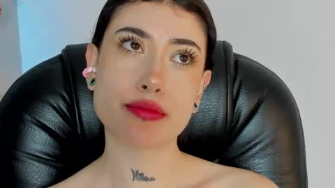 Snapshot of melody_suarez chatting on 01.10.25 MELODY online show from 01.10.25