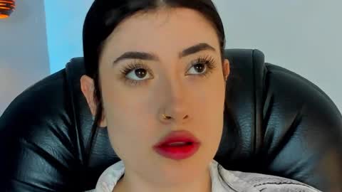 Snapshot of melody_suarez chatting on 01.17.25 MELODY online show from 01.17.25