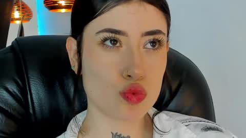 Snapshot of melody_suarez chatting on 01.17.25 MELODY online show from 01.17.25