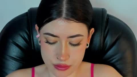 Snapshot of melody_suarez chatting on 02.02.25 MELODY online show from 02.02.25