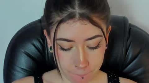 Snapshot of melody_suarez chatting on 02.02.25 MELODY online show from 02.02.25