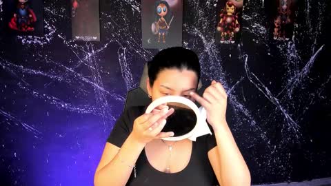 Snapshot of melodysnow chatting on 10.19.25 melodysnow online show from 10.19.25