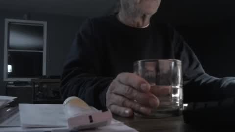 Snapshot of memberjames chatting on 10.15.25 I am usually high and horny...lol online show from 10.15.25