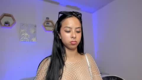 Snapshot of mencia_sharmaa chatting on 09.11.25 Menca of your love online show from 09.11.25