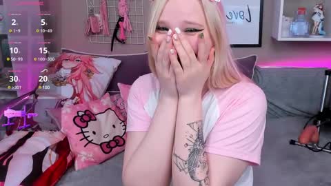 Snapshot of meowkakitty chatting on 02.18.25 MeowkaKitty online show from 02.18.25