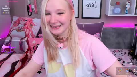 Snapshot of meowkakitty chatting on 03.08.25 MeowkaKitty online show from 03.08.25