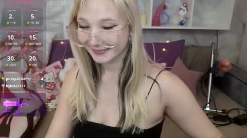 Snapshot of meowkakitty chatting on 09.20.25 MeowkaKitty online show from 09.20.25