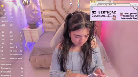Snapshot of meraki_fraise chatting on 12.26.24 online show from 12.26.24