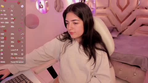 Snapshot of meraki_fraise chatting on 01.18.25 online show from 01.18.25