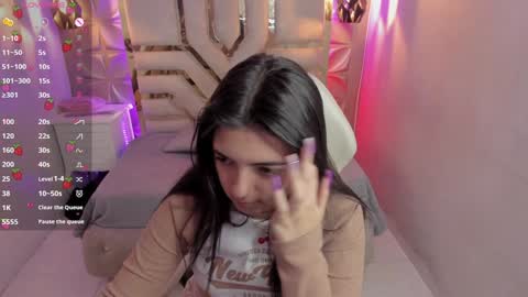 Snapshot of meraki_fraise chatting on 01.22.25 online show from 01.22.25