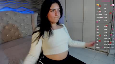 Snapshot of meraki_fraise chatting on 01.24.25 online show from 01.24.25
