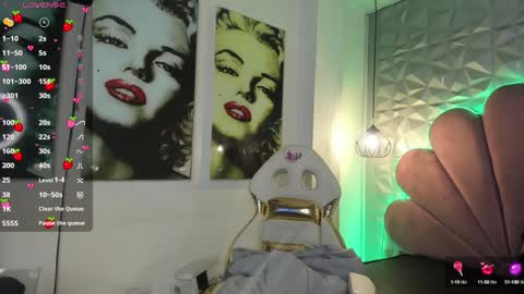 Snapshot of meraki_fraise chatting on 01.31.25 online show from 01.31.25