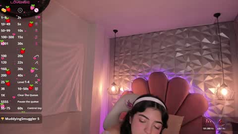 Snapshot of meraki_fraise chatting on 02.04.25 online show from 02.04.25