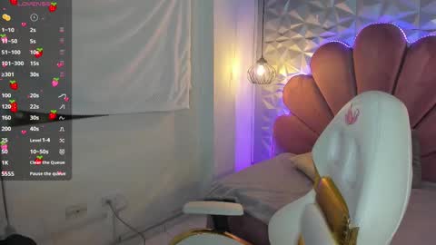 Snapshot of meraki_fraise chatting on 02.09.25 online show from 02.09.25