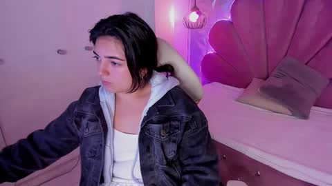 Snapshot of meraki_fraise chatting on 02.22.25 online show from 02.22.25