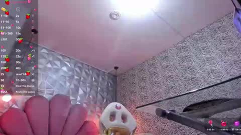 Snapshot of meraki_fraise chatting on 02.23.25 online show from 02.23.25