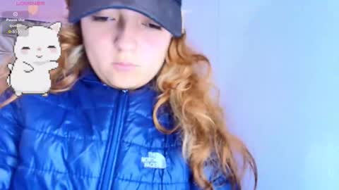 Snapshot of meraki_fraise chatting on 09.20.25 online show from 09.20.25
