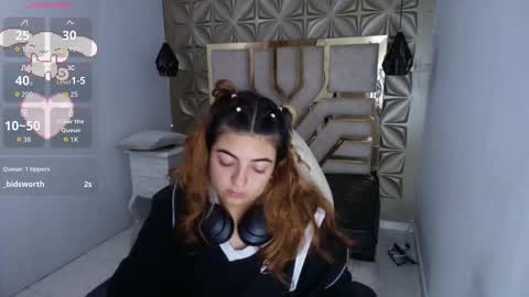 Snapshot of meraki_fraise chatting on 10.13.25 online show from 10.13.25