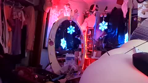 Snapshot of merelyalover chatting on 02.26.25 gurlnips online show from 02.26.25