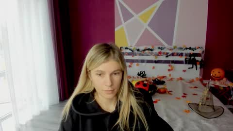 merrycristi online show from 10.20.25