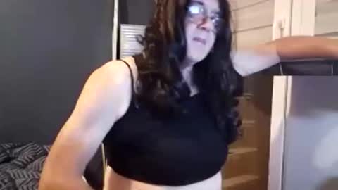 Snapshot of mery3881 chatting on 09.24.25 mery3881 online show from 09.24.25