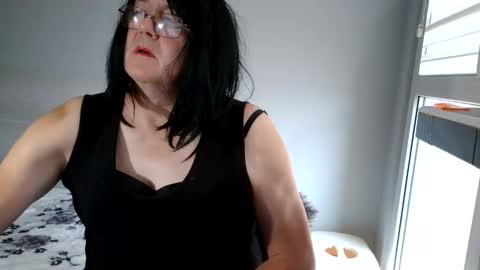 Snapshot of mery3881 chatting on 11.30.25 mery3881 online show from 11.30.25