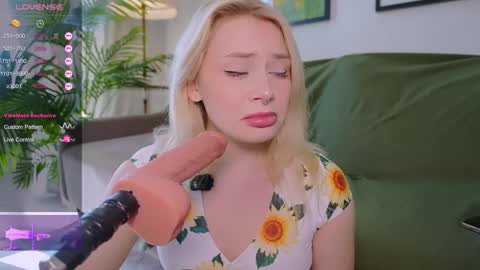 Stella online show from 10.03.25