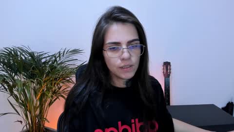 Snapshot of meurief chatting on 01.02.25 Meurif online show from 01.02.25