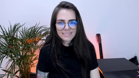 Snapshot of meurief chatting on 01.15.25 Meurif online show from 01.15.25
