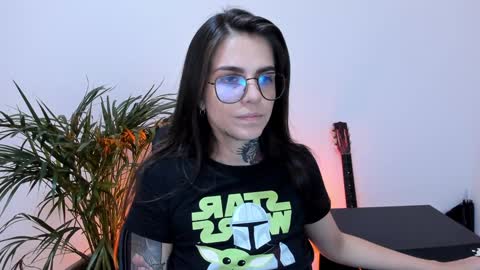 Snapshot of meurief chatting on 01.22.25 Meurif online show from 01.22.25