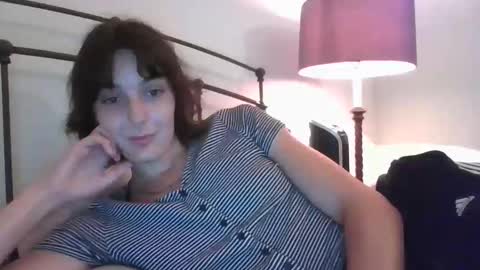Snapshot of mia_177 chatting on 09.24.25 mia_177 online show from 09.24.25