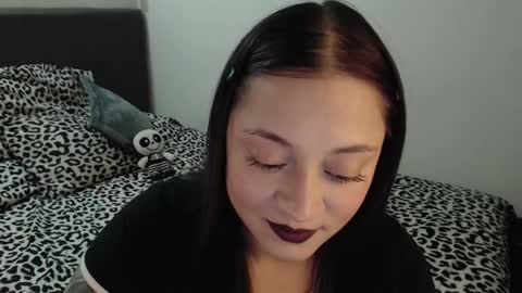 Snapshot of mia_adams_red chatting on 01.09.25 mia online show from 01.09.25