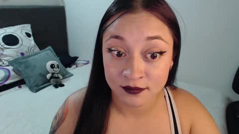 Snapshot of mia_adams_red chatting on 01.30.25 mia online show from 01.30.25