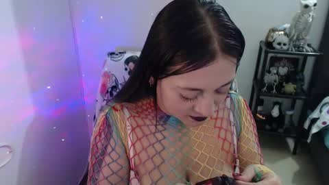Snapshot of mia_adams_red chatting on 01.31.25 mia online show from 01.31.25